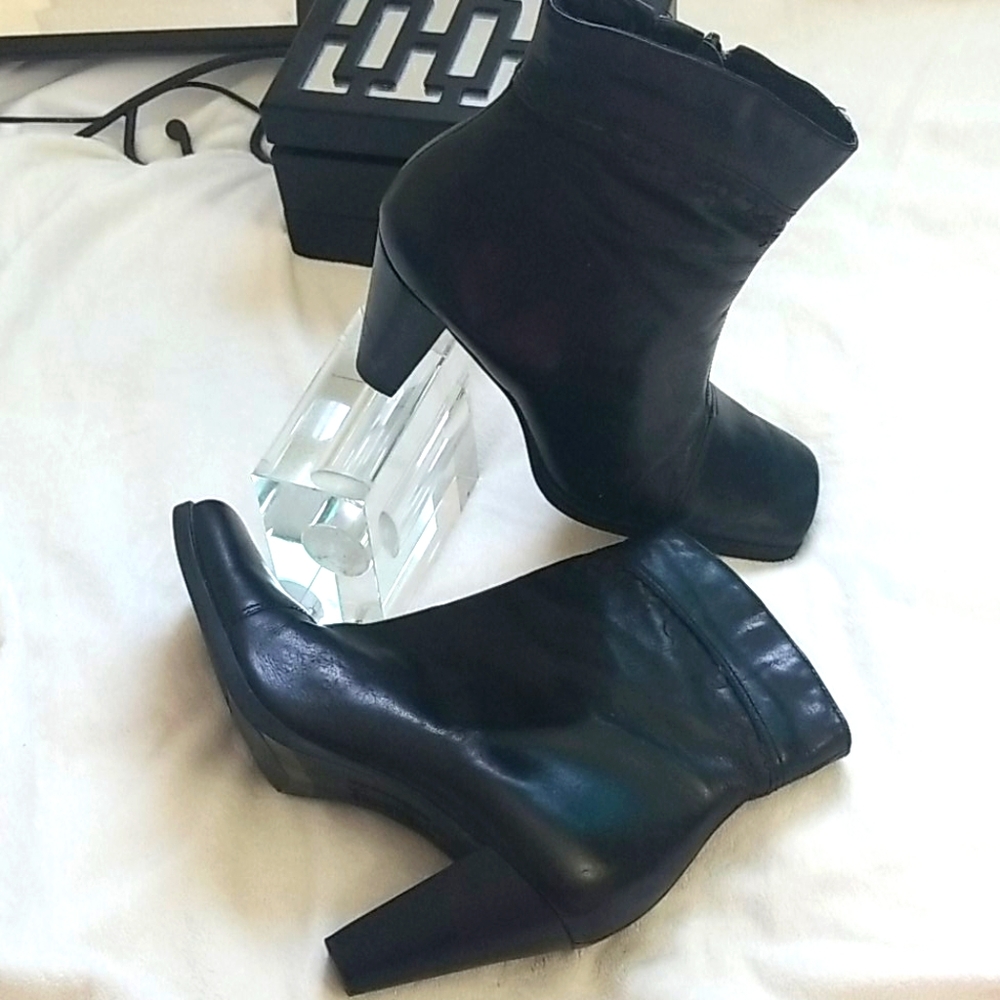 Hush Puppies. Ankle Boots